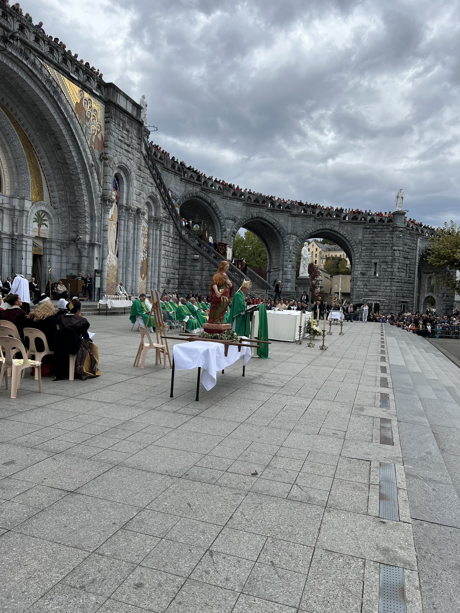 Pilgrim Badge: Diocese as Lourdes Stock Photo - Alamy
